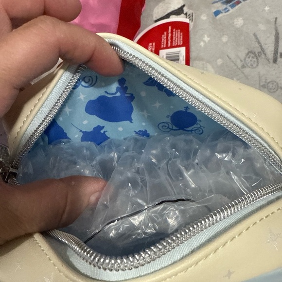 Disney Cinderella  Pumpkin Mouse cosmetic loungefly - Picture 3 of 3